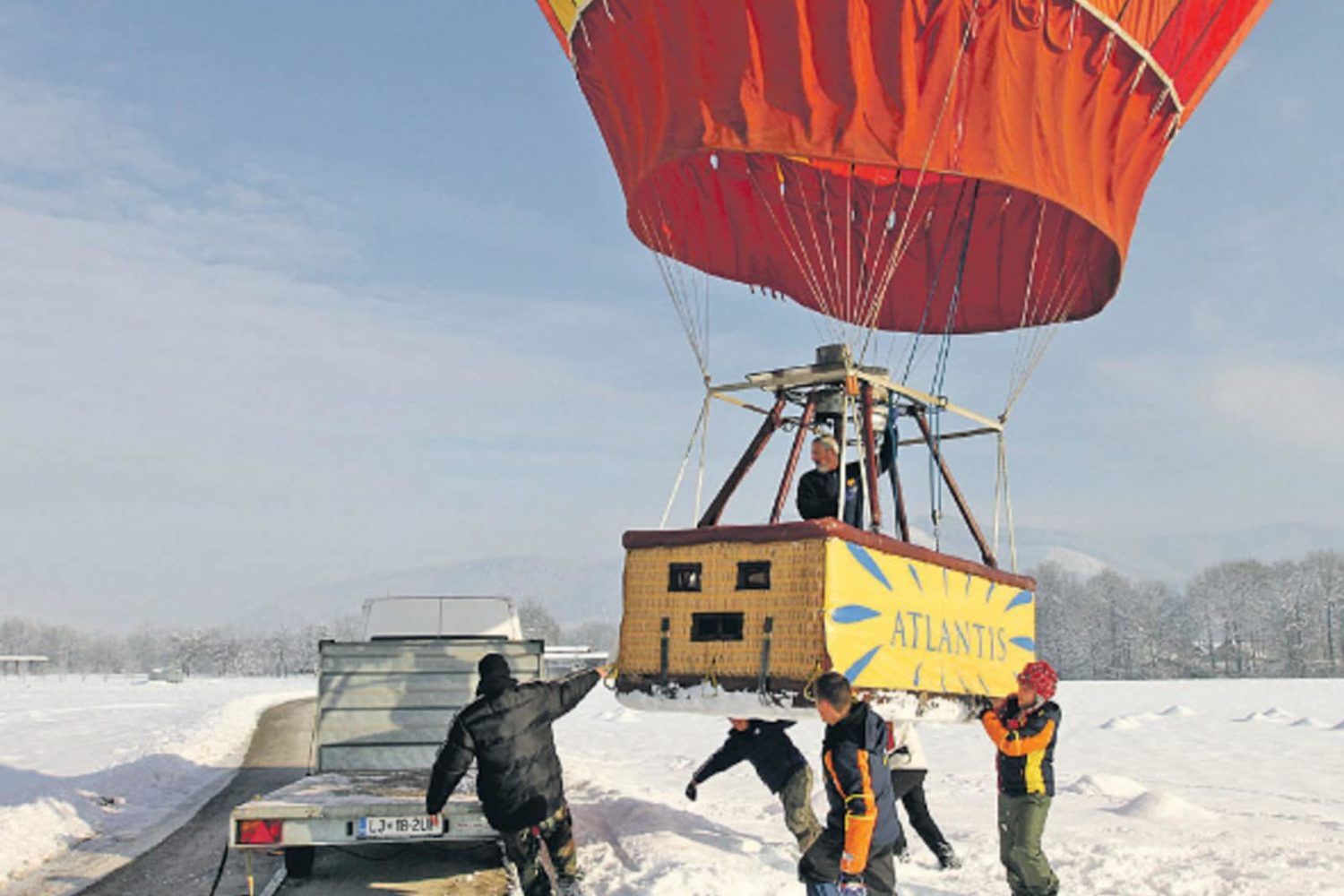 Winter balloon flight